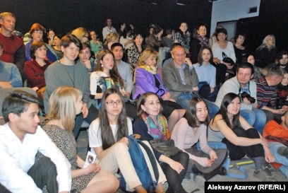 Жастардың пискадағы фотосуреті