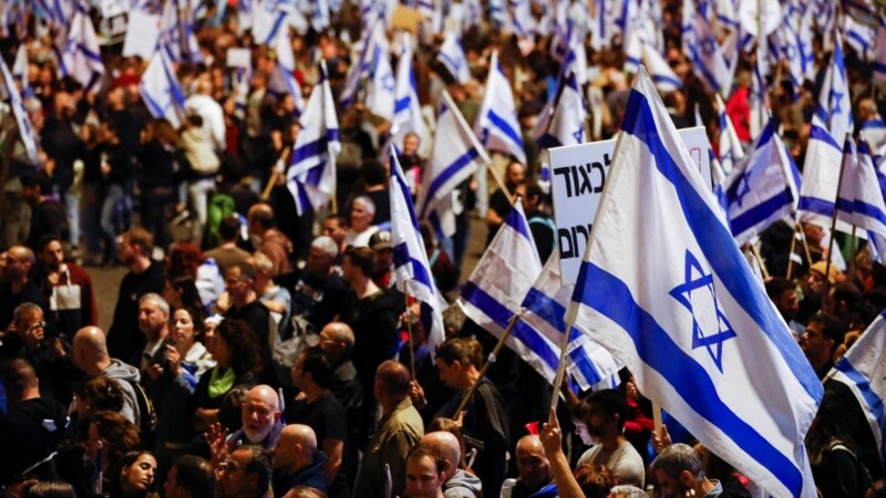 Për 10 javë rresht izraelitët protestojnë kundër disa ndryshimeve ligjore 