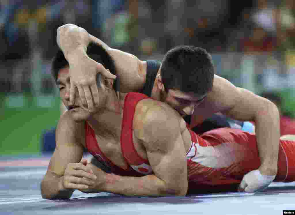 ბრინჯაოს მედლისთვის ბრძოლაში 22 წლის ქართველმა ფალავანმა იაპონელ ტომოჰირო ინოუეს სძლია.