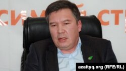Лидер партии «Руханият» Серикжан Мамбеталин. Алматы, 19 октября 2011 года.
