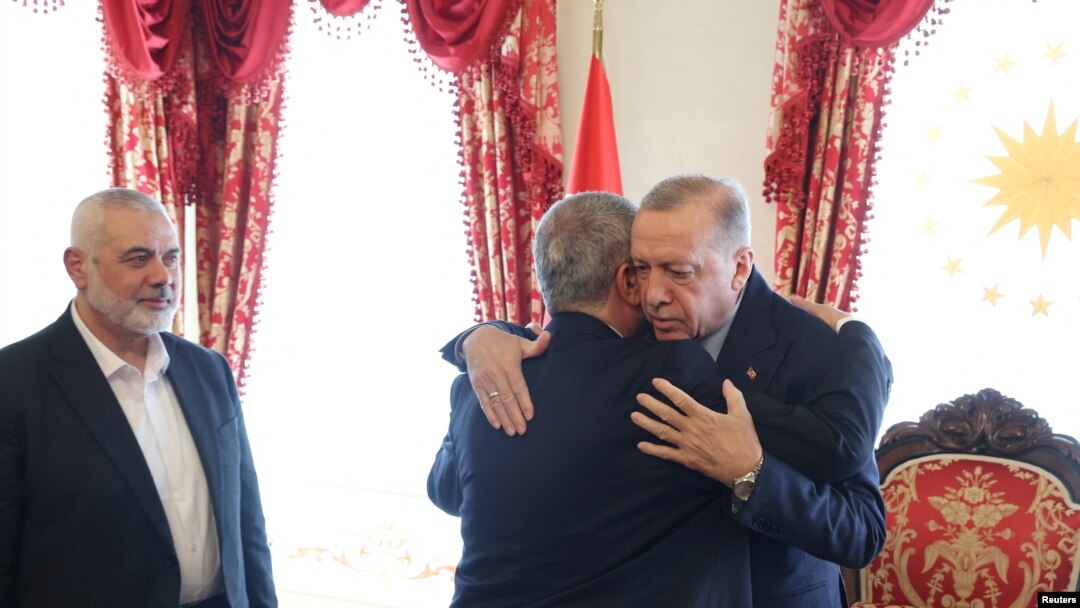 La întânirea dintre președintele Turciei, Recep Tayyip Erdogan, cu liderul Hamas, Ismail Haniyeh, de la Istanbul, a participat și Khaled Meshaal, unul dintre liderii de top ai Hamas.