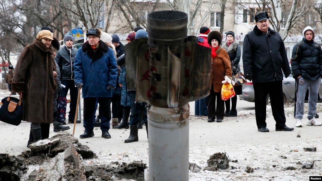 Краматорськ, 10 лютого 2015 року. Внаслідок ракетного обстрілу міста з боку російських гібридних сил тоді загинули 15 людей і 15 були поранені 