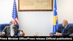 Pamje nga takimi Haradinaj-Engel 