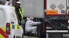 Полиция обследует грузовик с телами мигрантов, Великобритания, 23 октября 2019 года