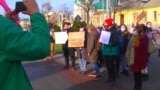 Dueling Rallies In Moldova Support, Criticize Kremlin Foe Navalny