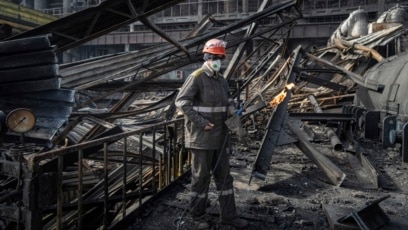 Украинските власти съобщиха в неделя че руските военни са изстреляли