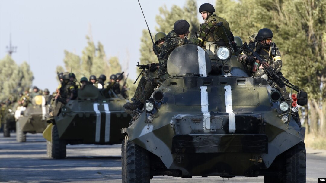Украинские войска в районе порта Мариуполя