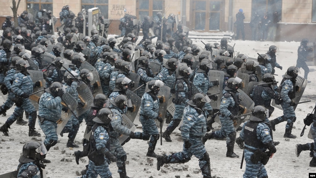 «Беркутівці» атакують демонстрантів під час акції протесту 22 січня 2014 року. Архівне фото
