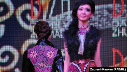 Жапондық автобус порно