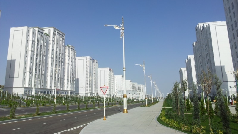 Türkmenistan boş duran desgalarynyň üstüne ýene birini goşýar’