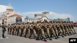 Карабах - Военный парад в Степанакерте (архив) 