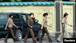 Žene vojnici Sjeverne Koreje na jednom od graničnih prelaza