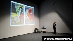 Вольга Раманава падчас лекцыі на тэму «Як стваралі „савецкага беларуса“?» у Кіеве