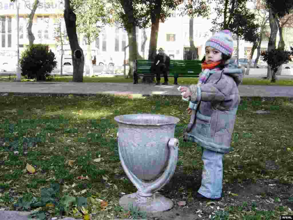 Tərbiyə kiçik yaşlarından verilir