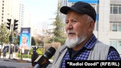 Ин сокини шаҳри Душанбе дар суҳбат бо Радиои Озодӣ гуфт, даромади аъзои оилааш нисбат ба харҷашон бештар аст