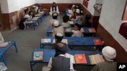 آرشیف، یک مدرسه دینی در افغانستان