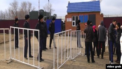 Ашық бикини порносы