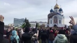 Тисячі білорусів прийшли попрощатися з убитим Романом Бондаренком – відео