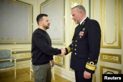 Президент України Володимир Зеленський зустрічається з головою Військового комітету НАТО адміралом Робом Бауером у Києві, 21 березня 2024 року