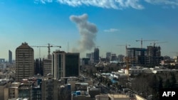 Чад се издига по експлозии за кои се јавува во Техеран, 28 февруари, 2026 