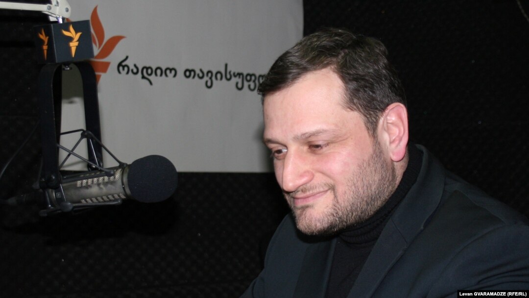 Армаз Ахвледиани – исполнительный секретарь коалиции "Грузинская мечта", доктор политических наук, учредитель и директор Тбилисской политической школы