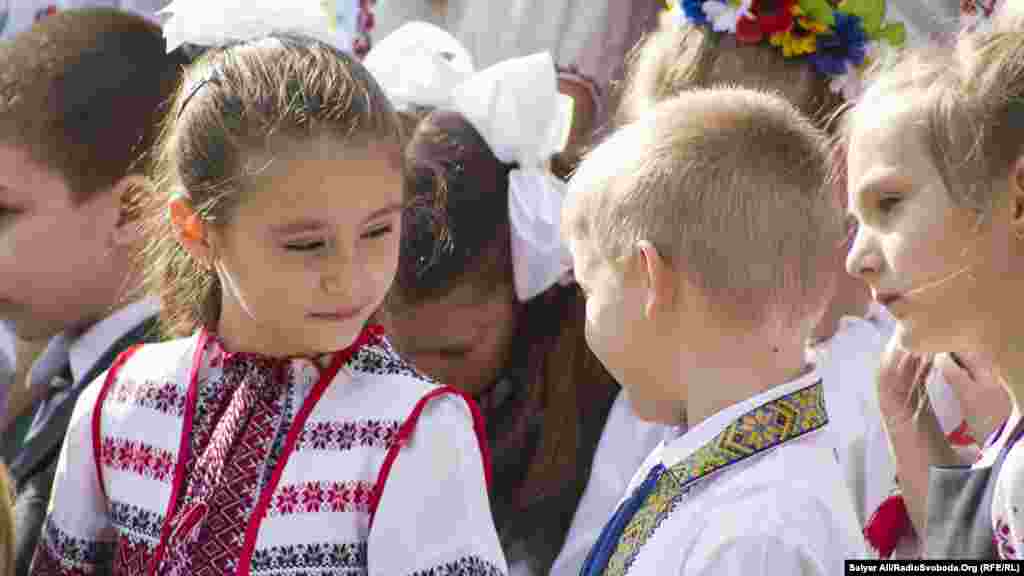 Першокласники, що закінчили свій перший навчальний рік