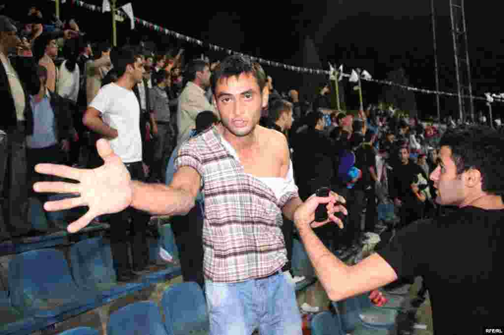 Tribunada savaş, meydanda barış... #16