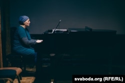 Галіна Казіміроўская за раялем