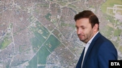 Запис, оставки, арест. Какво знаем за скандала с корупция в София