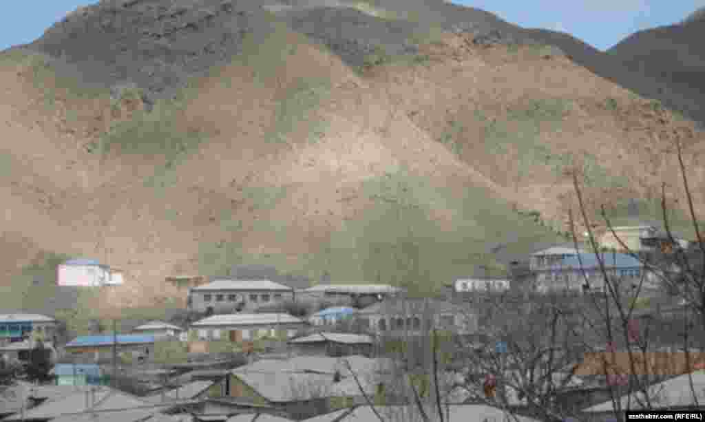 Garry Nohur obasynda bu obanyň &yacute;aşyny &ccedil;en bilen hem a&yacute;dyp bil&yacute;&auml;n &yacute;aşa&yacute;jy &yacute;ok.