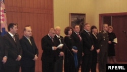 Predsjednik Mesić sa savjetnicima na prijemu za novinare, Foto: Enis Zebić