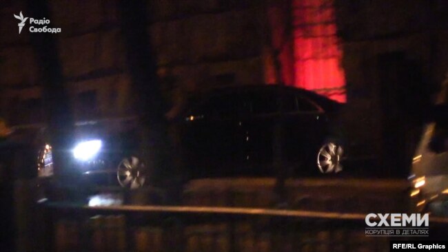 За чотири хвилини Кабмін залишив і кортеж прем’єр-міністра Гончарука За чотири хвилини Кабмін залишив і кортеж прем’єр-міністра Гончарука