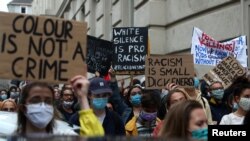  „Black Lives Matter”, fotografie făcută la protestul din Viena, lângă ambasada SUA 