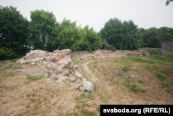 Частка замку з боку Гараднічанкі захавалася менш за ўсё