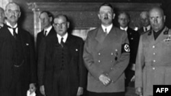 Слева направо: Невилл Чемберлен, Эдуар Даладье, Адольф Гитлер, Бенито Муссолини. Мюнхен, 30 сентября 1938 года