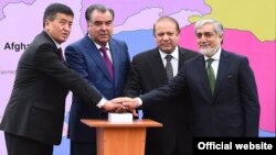 Duşenbede Owganystanyň, Pakistanyň Täjigistanyň we Gyrgyzystanyň resmileriniň gatnaşmagynda “CASA-1000” proýektiniň gurluşygyna badalga berildi. 12-nji maý, 2016 ý.