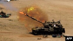 İsrail hərbçiləri Qəzzaya atəş açır