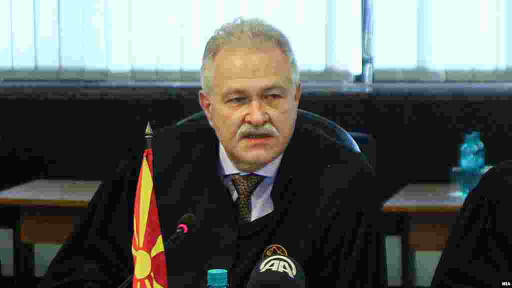 МАКЕДОНИЈА - Судскиот совет го разреши претседателот на Врховниот суд, Јово Вангеловски, од функцијата. Одлуката за разрешување од позицијата во највисокиот суд и судија во Врховниот суд е поради нестручно и несовесно постапување, соопшти Судскиот совет.