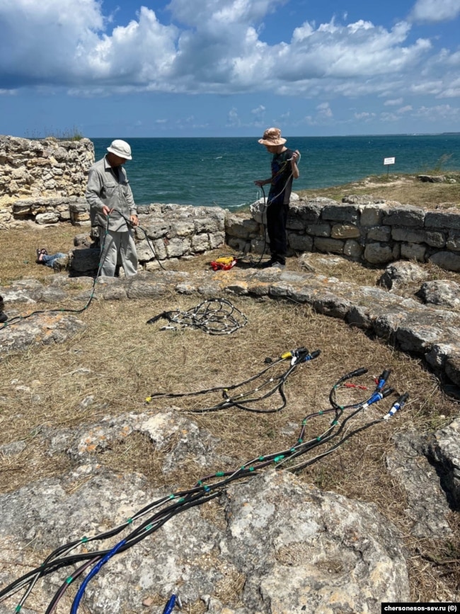 Проведение исследований в прибрежной зоне Херсонеса Таврического. Скриншот страницы официального сайта музея https://chersonesos-sev.ru