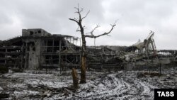 Зруйнована боями будівля Донецього аеропорту, 16 лютого 2015 року