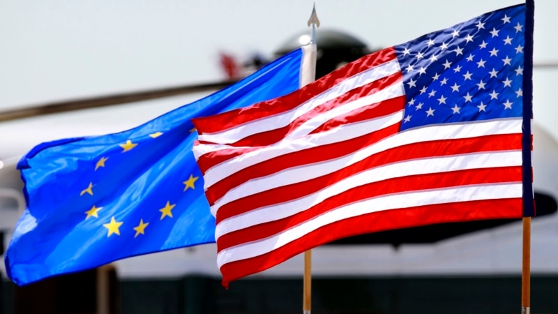 Американские власти понизили статус представительства Евросоюза в Вашингтоне