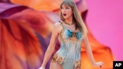 Američka pjevačica Taylor Swift na Wembley stadionu u sklopu Eras turneje 21. juni 2024. 