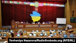 Як йдеться у рішенні обласної ради, під час службової перевірки роботи лікарні була виявлена низка порушень