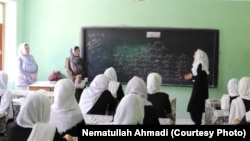 آرشیف، یک مکتب دخترانه در بدخشان
