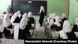 آرشیف، یک مکتب دخترانه در بدخشان