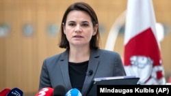 Belarusian opposition leader Svyatlana Tsikhanouskaya speaks during a news conference in Vilnius on June 2.