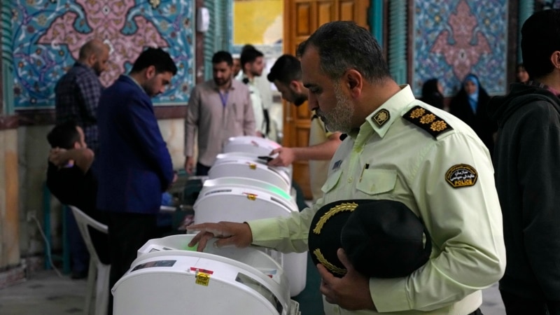 ირანის კონსერვატიულმა პარტიებმა პარლამენტში ადგილების უმრავლესობა მოიპოვეს არჩევნების მეორე ტურის შედეგად