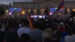 Эътирозгарони арманӣ танаффус эълон карданд