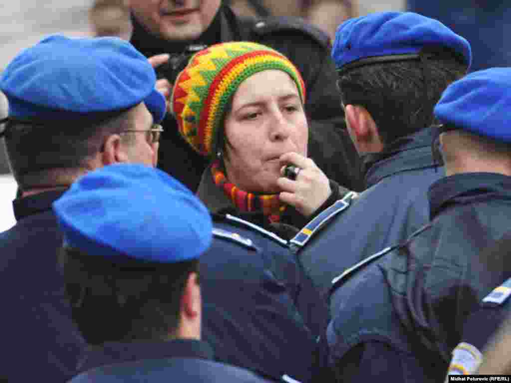 Protest zbog hašenja Jovana Divjaka ispred Ambasade Austrije u Sarajevu, 4. mart 2011