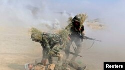 یک گروپ عساکر افغان در جریان تمرینات نظامی